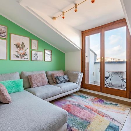 Cozy Studio W/Parking 5 Min Walk From The Bus Stop Milão Exterior foto