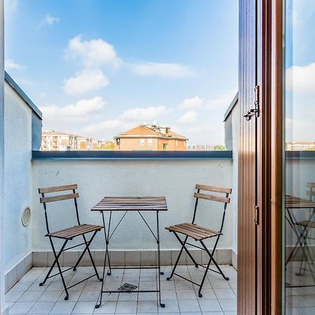 Cozy Studio W/Parking 5 Min Walk From The Bus Stop Milão Exterior foto
