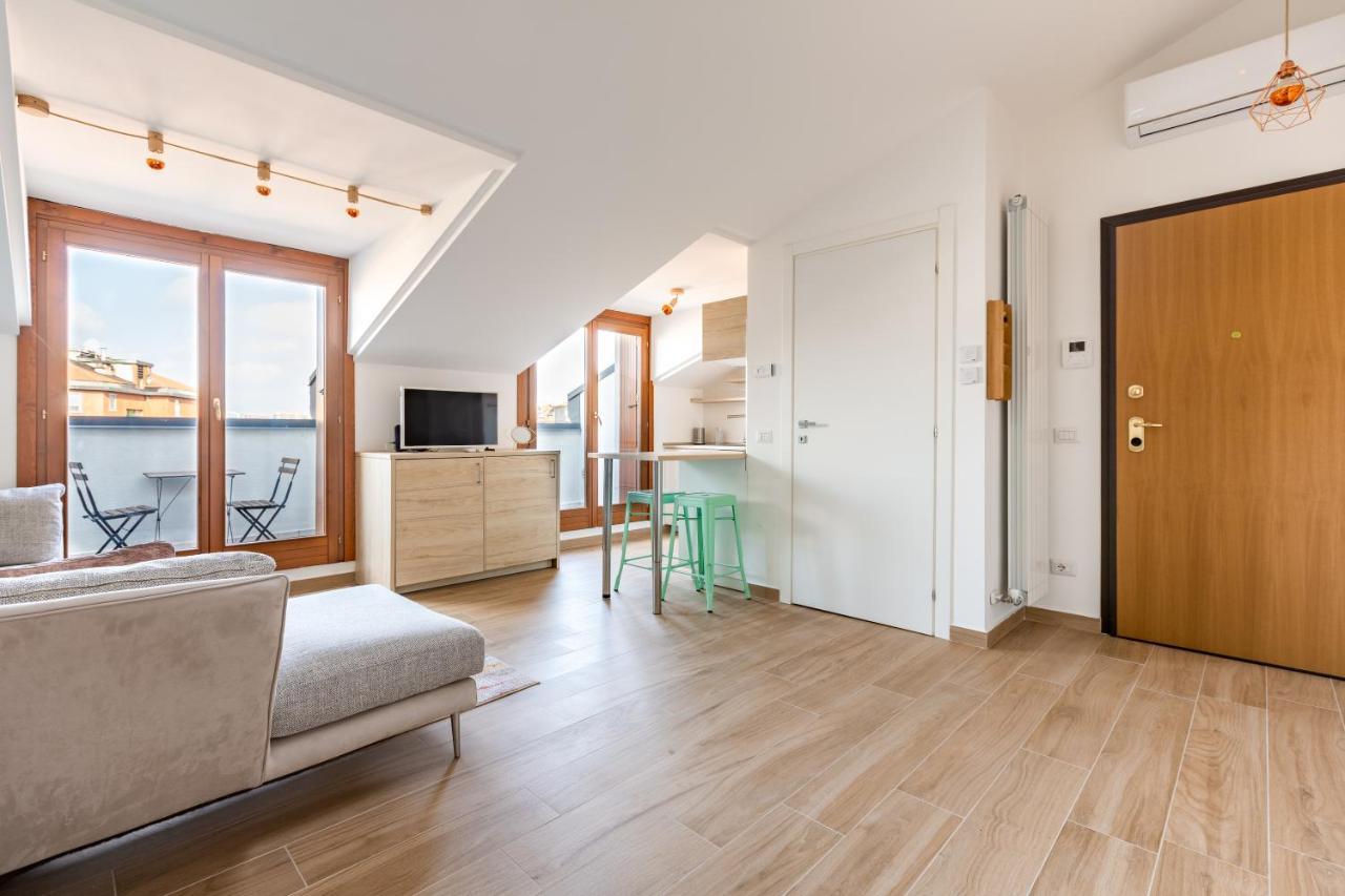 Cozy Studio W/Parking 5 Min Walk From The Bus Stop Milão Exterior foto