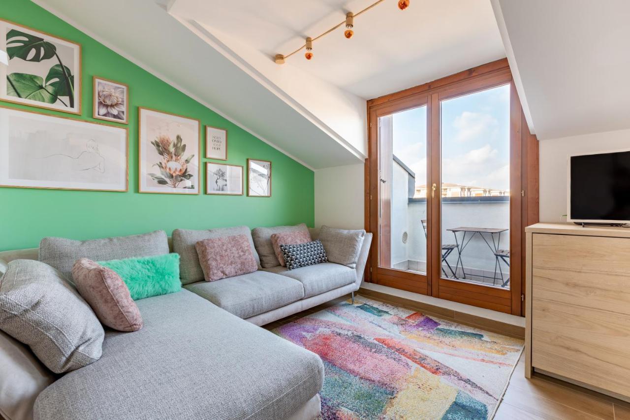 Cozy Studio W/Parking 5 Min Walk From The Bus Stop Milão Exterior foto