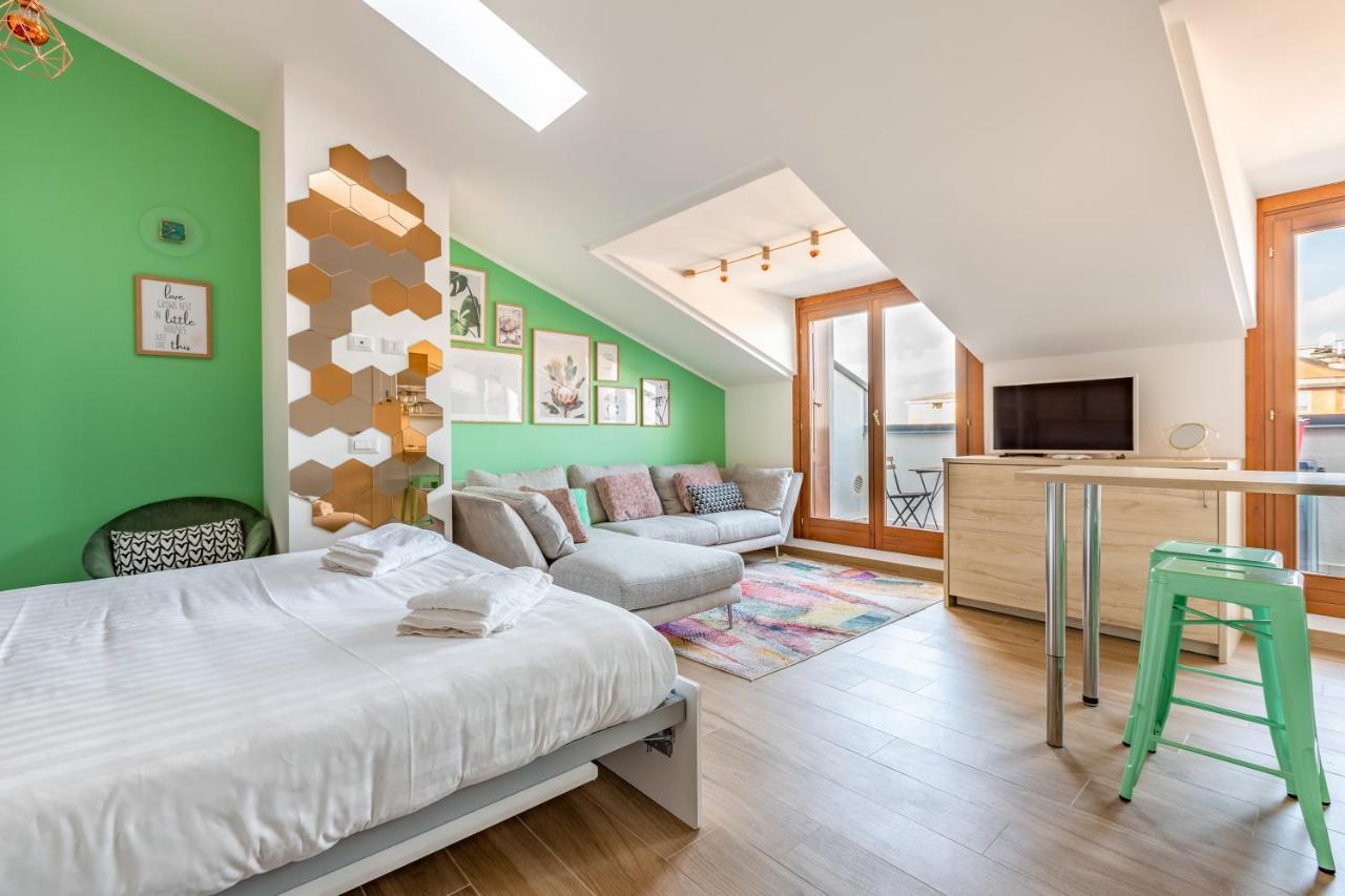 Cozy Studio W/Parking 5 Min Walk From The Bus Stop Milão Exterior foto