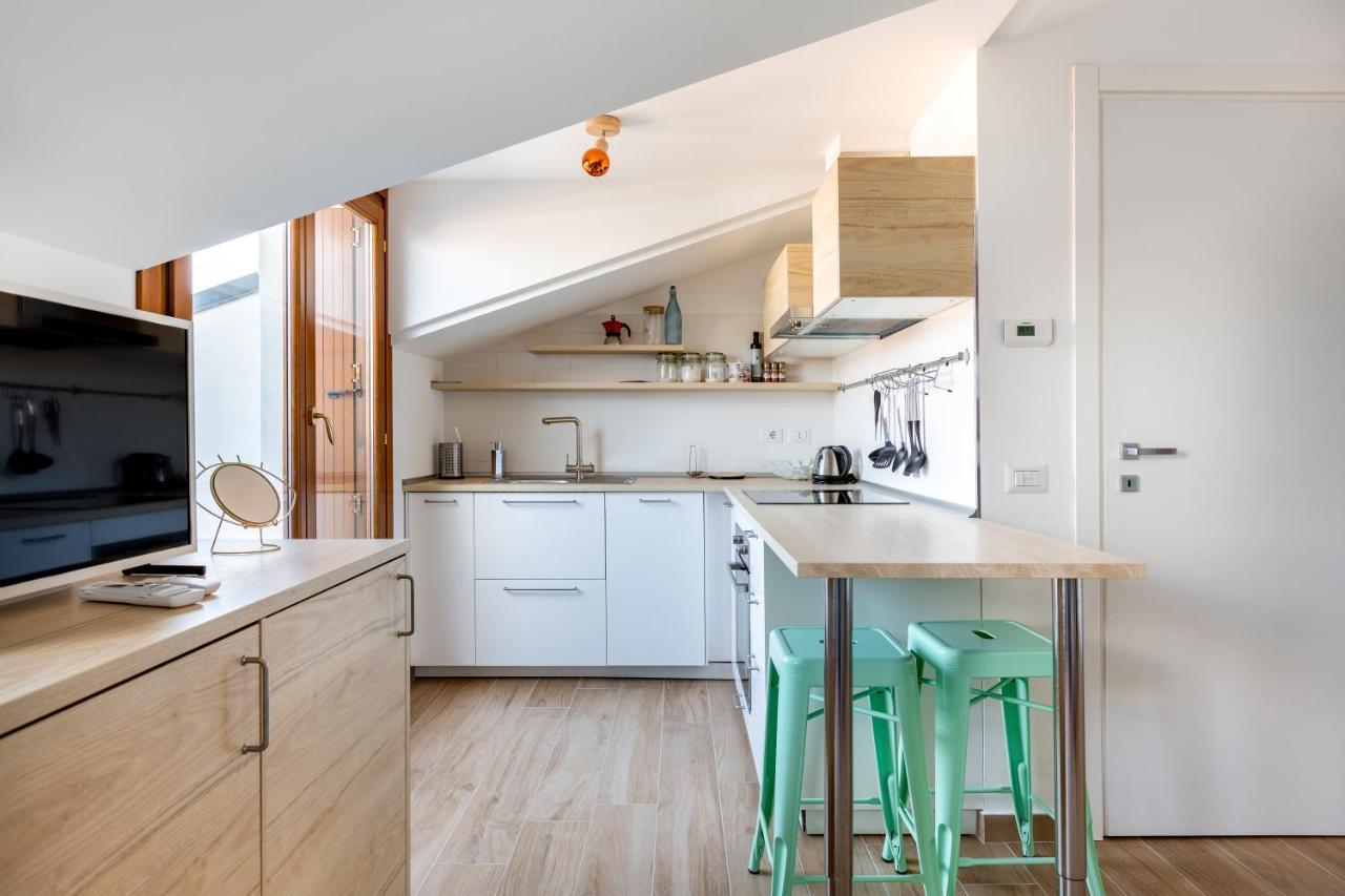 Cozy Studio W/Parking 5 Min Walk From The Bus Stop Milão Exterior foto