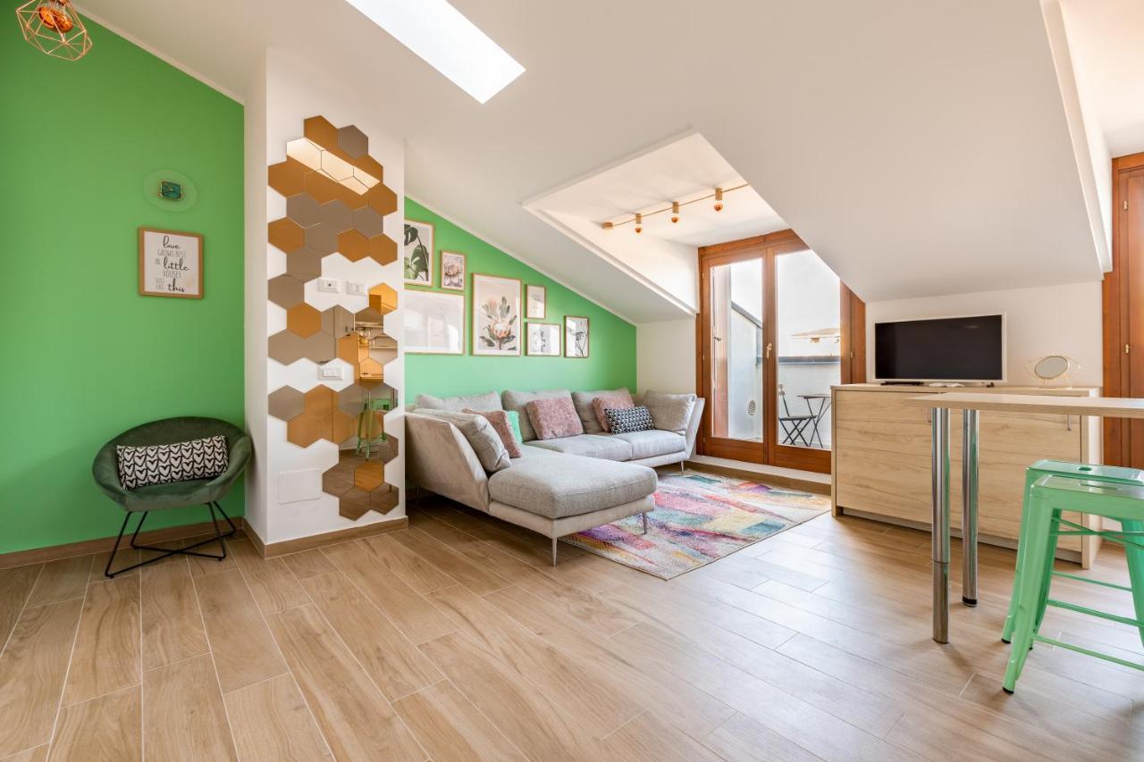 Cozy Studio W/Parking 5 Min Walk From The Bus Stop Milão Exterior foto