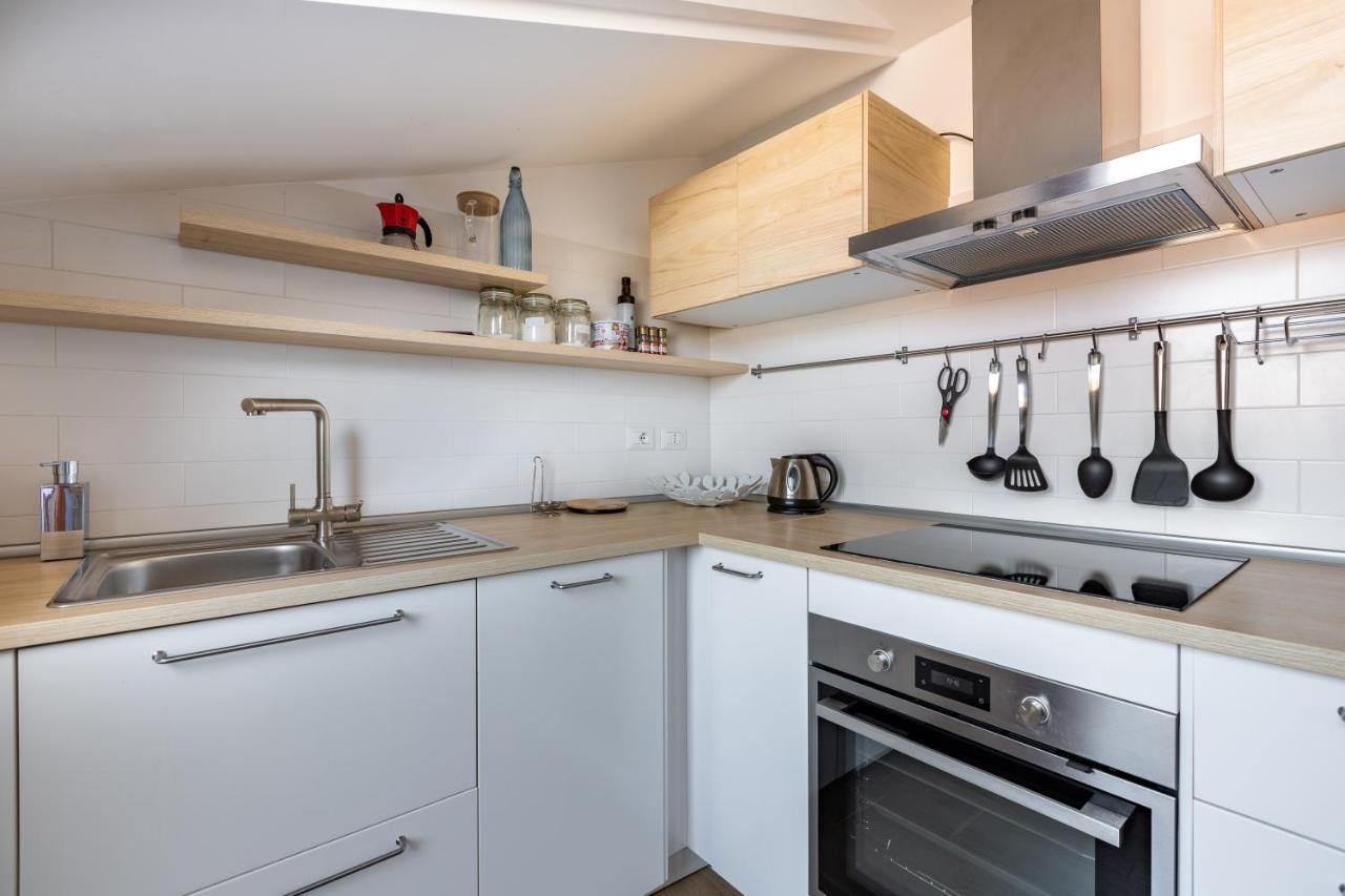 Cozy Studio W/Parking 5 Min Walk From The Bus Stop Milão Exterior foto