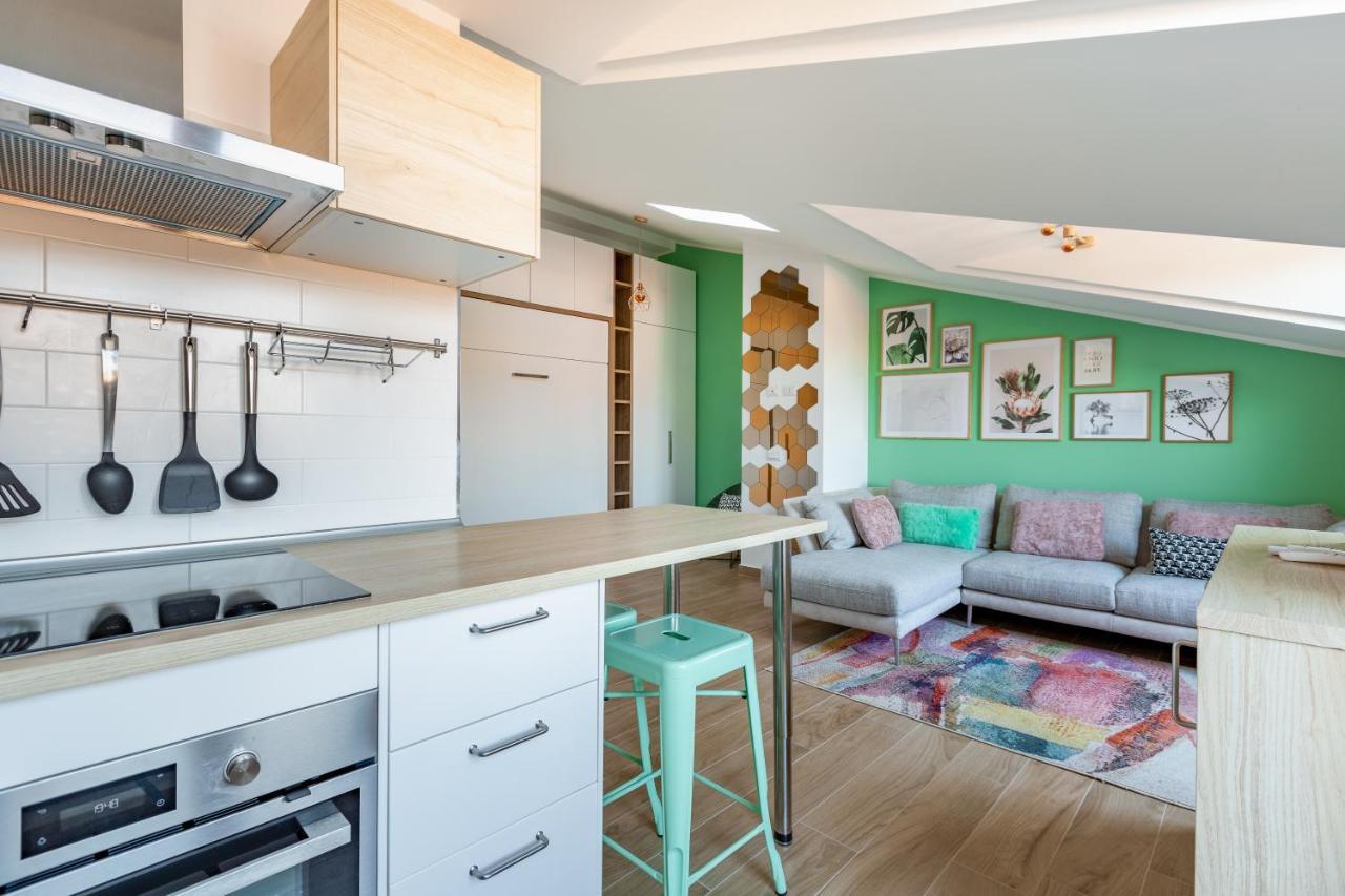 Cozy Studio W/Parking 5 Min Walk From The Bus Stop Milão Exterior foto